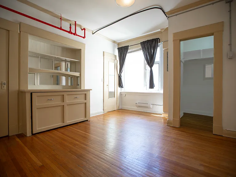 1086 Bute St — Photo 20