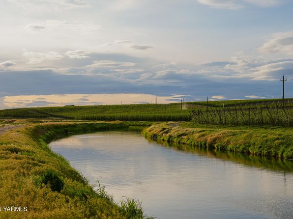 370 Macy Rd, Zillah, WA 98953