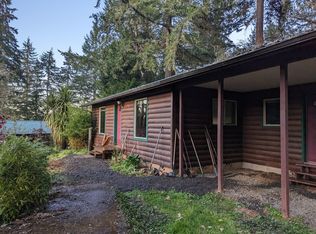710 Wolf Valley Dr, Umpqua, OR 97486