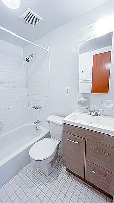 5th image of 118 E 31st St APT 4F