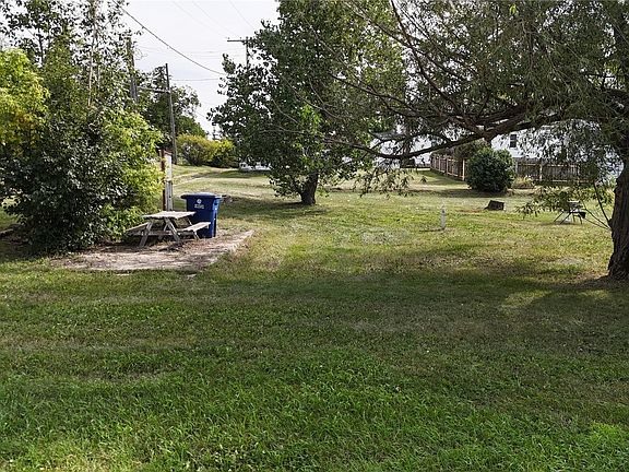 5th image of 136 Railway Avenue