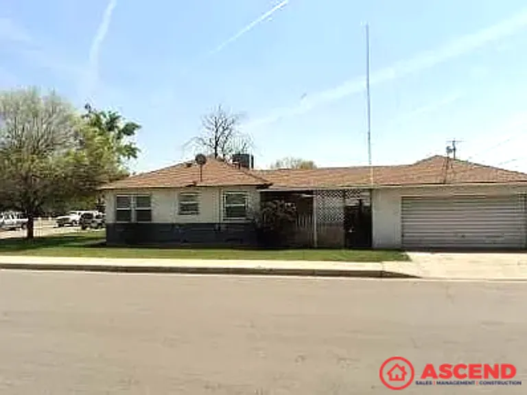 117 Cypress St — Photo 2