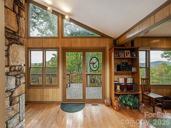 4th image of 206 Skyland Acres Rd
