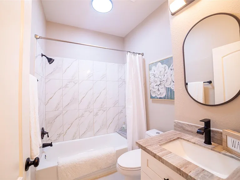 420 N Live Oak St — Photo 11