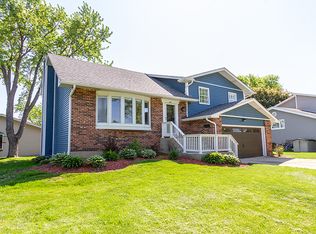 327 Hazel Dr, Schaumburg, IL 60193