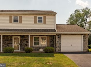 10 Oriole Dr, Ephrata, PA 17522