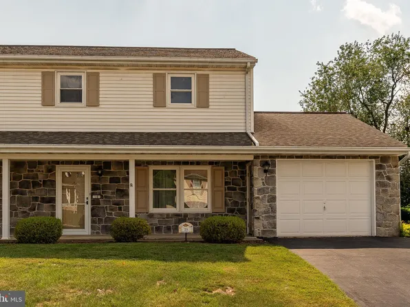 10 Oriole Dr, Ephrata, PA 17522