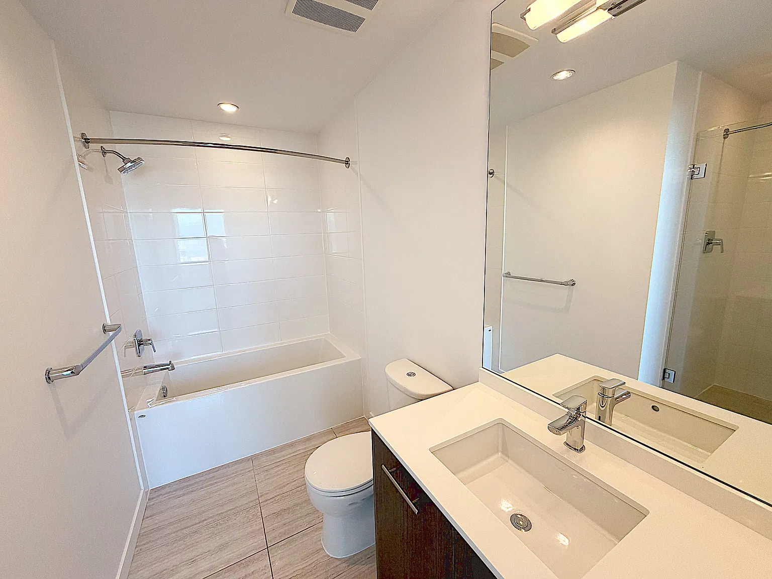 Aquilini Centre South - 707 — Photo 3
