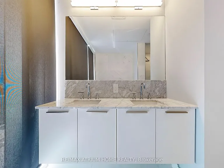 1 Gloucester St #715 — Photo 24