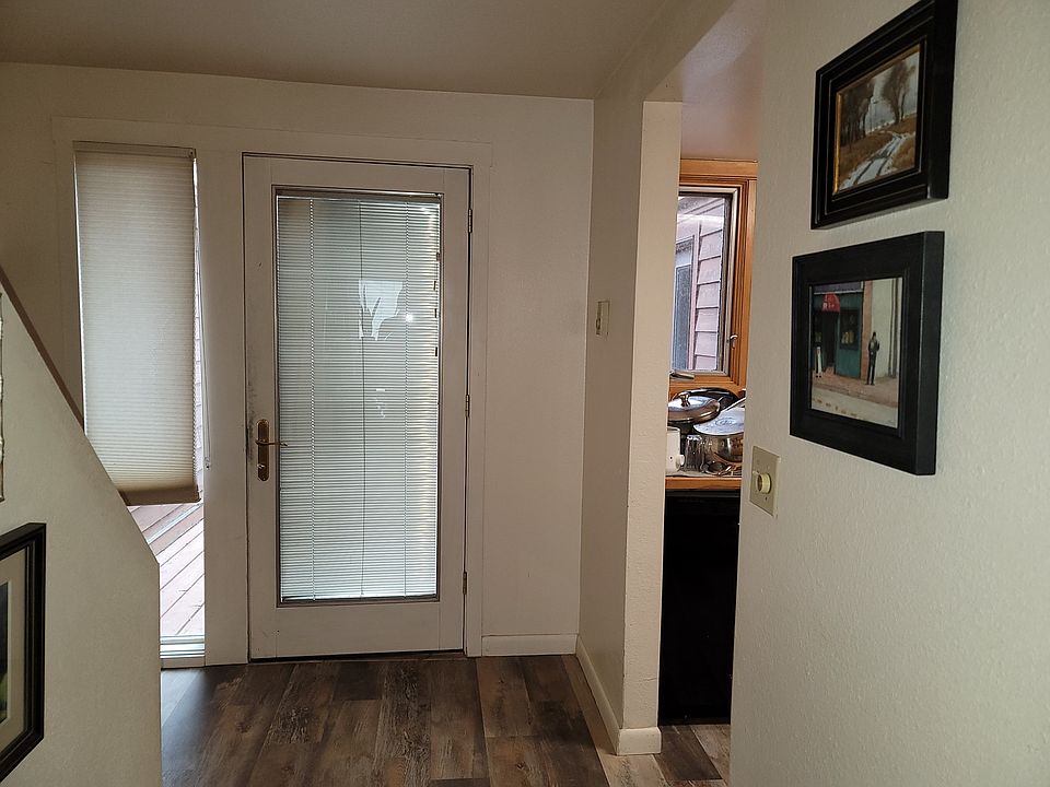 1st image of 410 E Sagebrush Drwister
