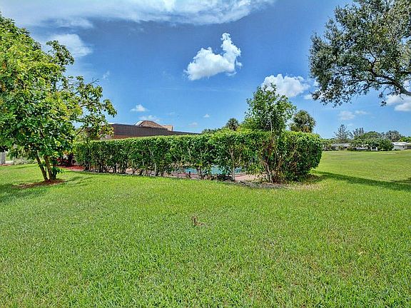 3rd image of 5712 S Travelers Palm Ln