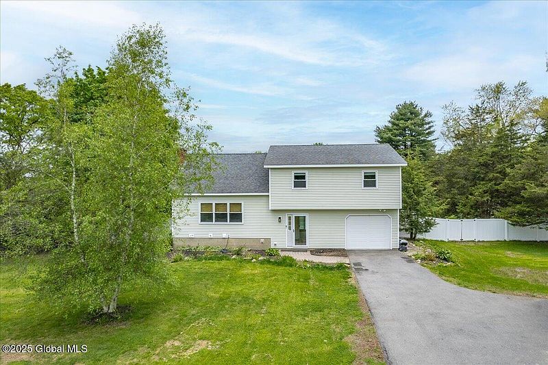 4th image of 678 Riverview Road