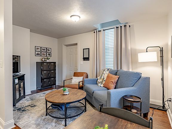 2nd image of 306B Main St