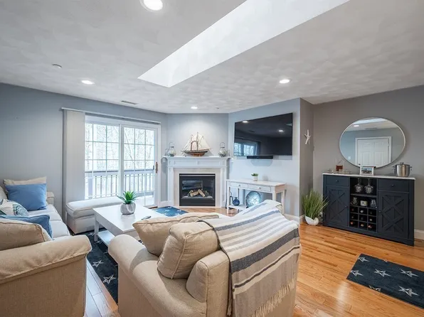 27 Northridge Dr #27, North Reading, MA 01864