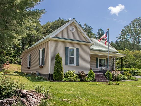 3rd image of 435 Sulpher Spring Rd