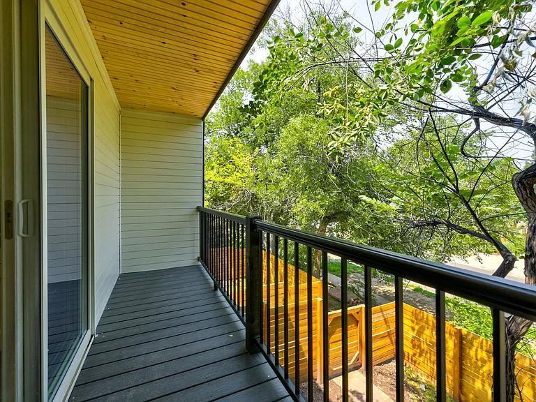 616 Marine St. — Photo 22