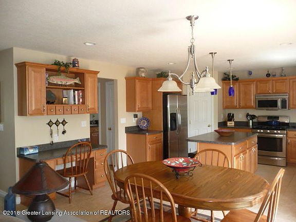 5th image of 16125 Jeff Ct