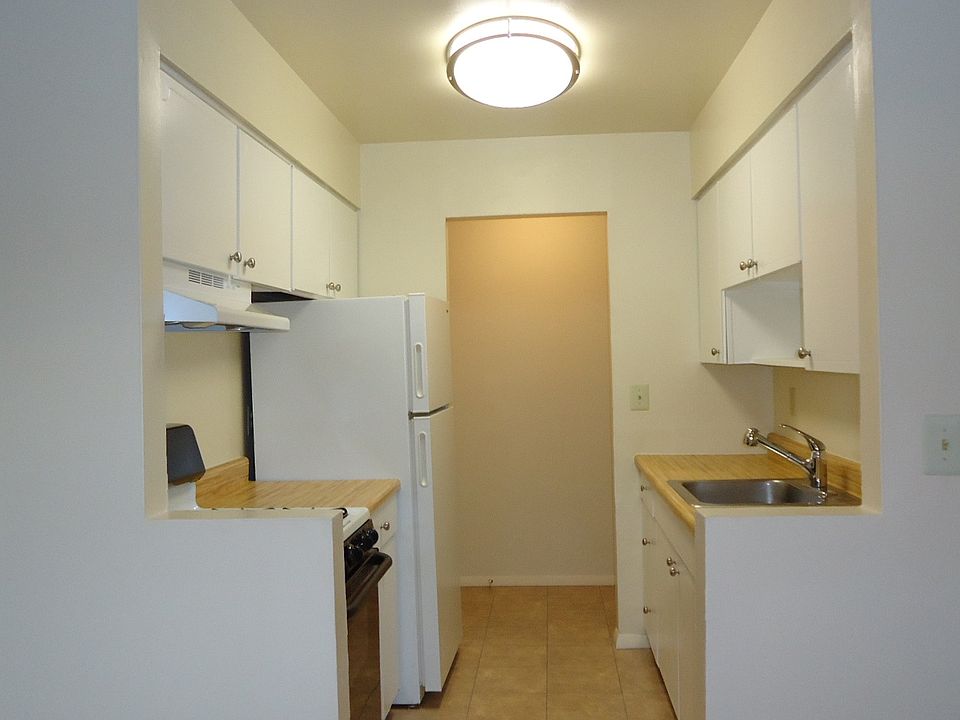 1st image of 19 Hasbrouck Dr APT H