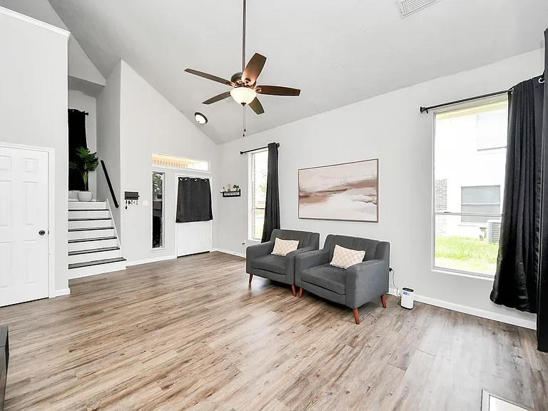 16118 Bunker Ridge Rd — Photo 5