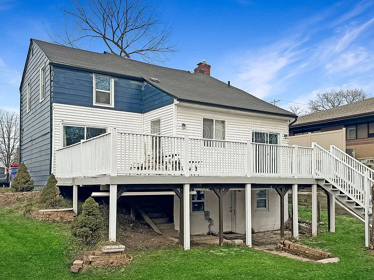 1712 Michigan St NE — Photo 20