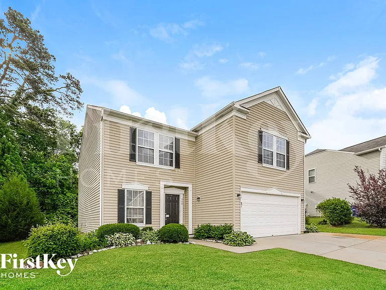 340 Kendall Dr — Photo 3