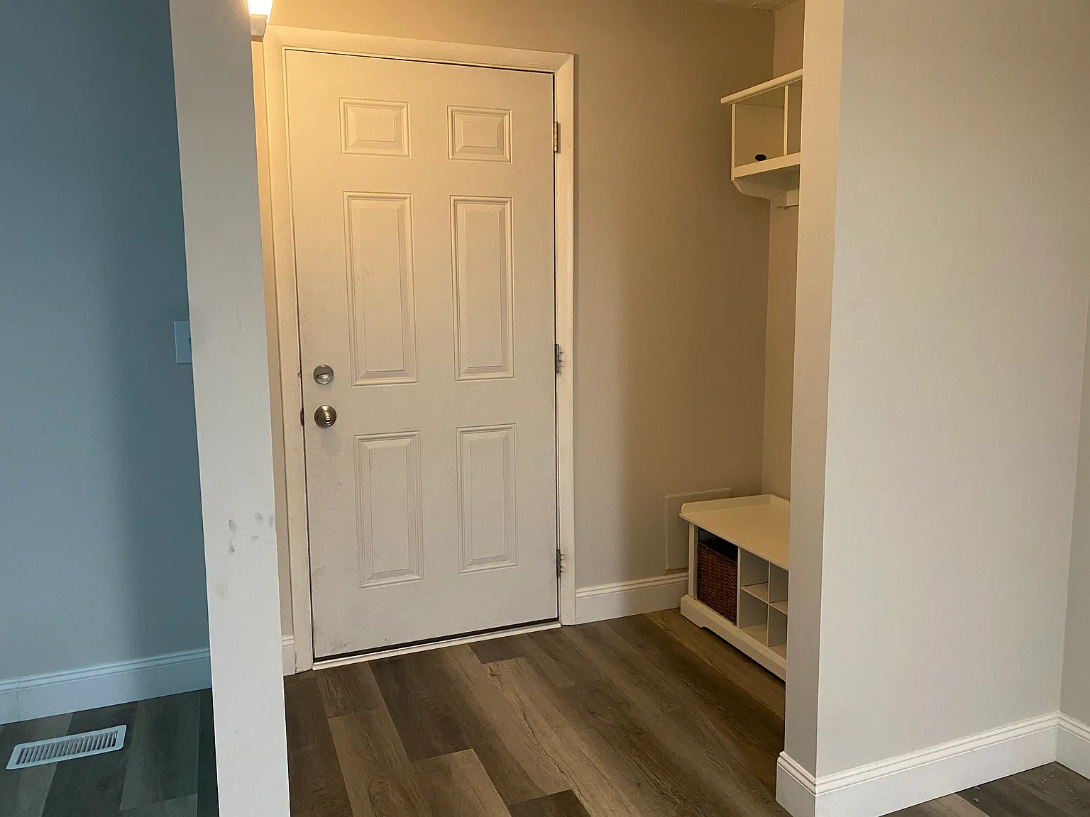 2 bed, 1.5 bath, 882 sqft, $1,450 — Photo 2
