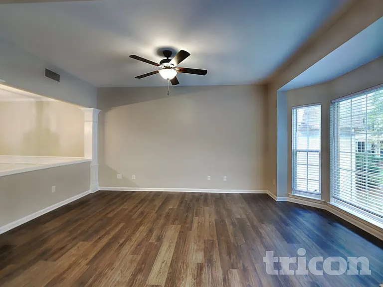1549 Rumstone Ln — Photo 3
