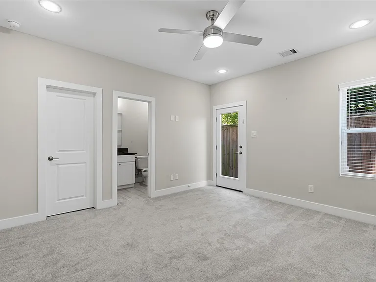 2102 Bello Amanecer Ln — Photo 3