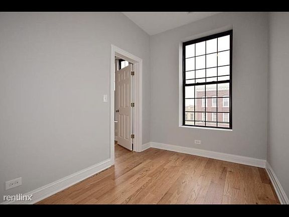 5th image of 2752 W Fullerton Ave