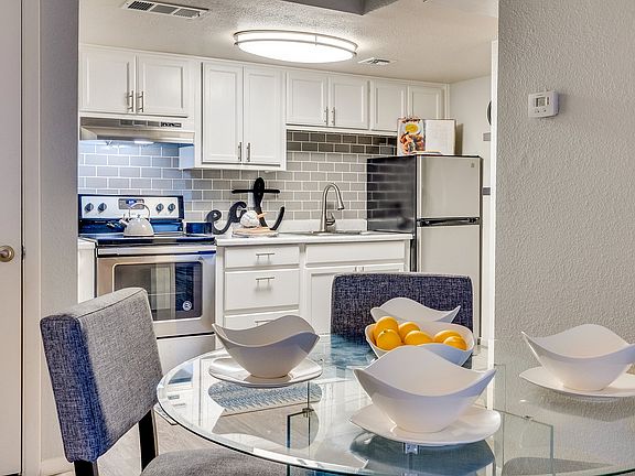 Summers Point - Dining Room