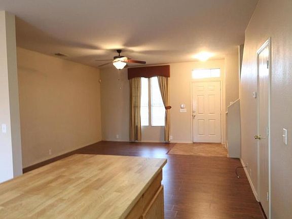 3rd image of 802 Chickesaw Ln