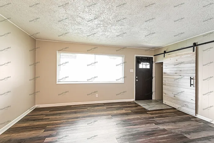 3 bed, 2.0 bath, 1025 sqft, $1,650 — Photo 4