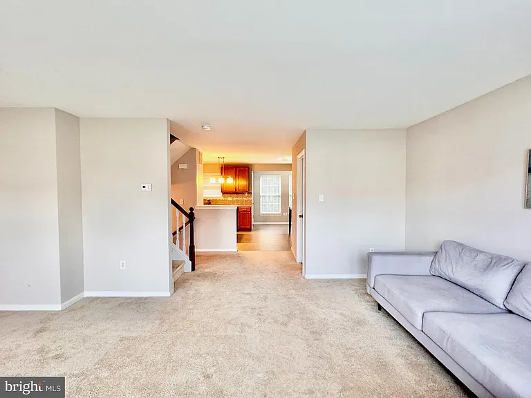 354 N Barrington Ct — Photo 7