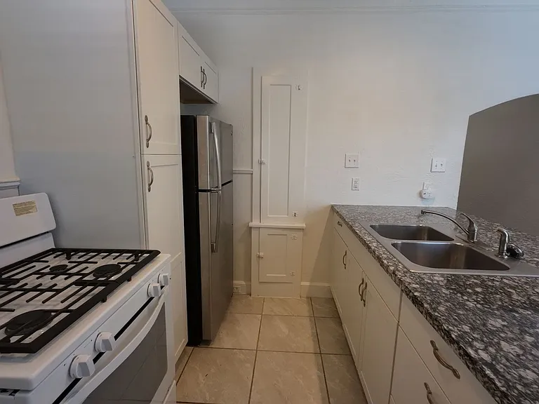 703 W French Pl — Photo 8