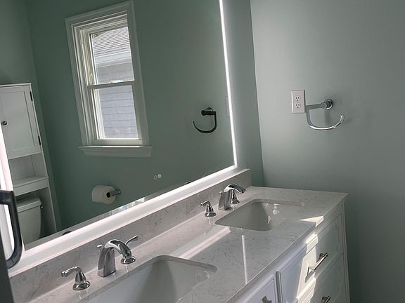 2nd image of 5207 Parker St