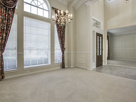 4th image of 918 Cross Plains Dr