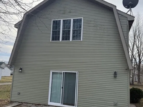 112 W Grand Ave, Owaneco, IL 62555