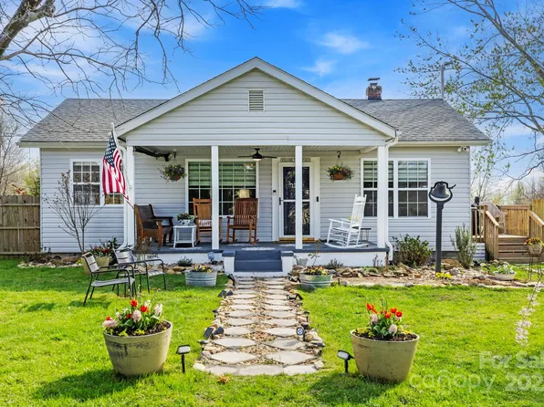 2024 Gilliam Mountain Rd, Hendersonville, NC 28792