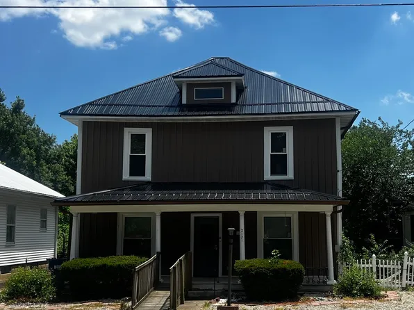 2121 College St, Mount Vernon, IL 62864