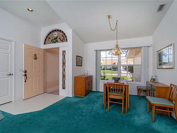 5th image of 8401 Creekview Ln