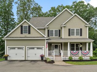 2 Sugden Ln, North Chelmsford, MA 01863
