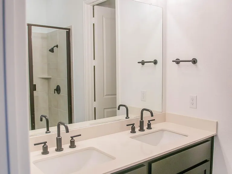 7517 Regal Ln — Photo 11
