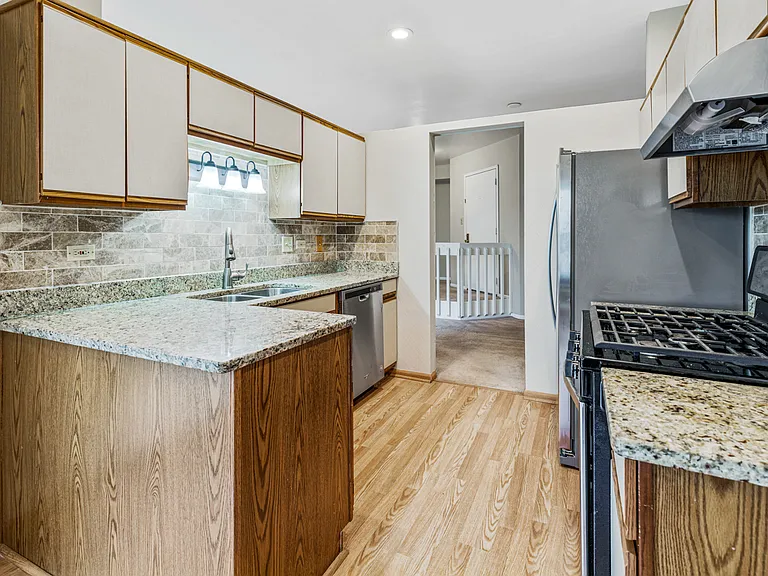 1665 Commodore Ct #7 — Photo 14
