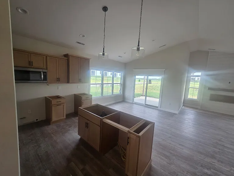 301 Andorah Dr — Photo 6