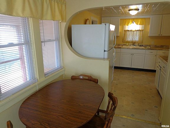 5th image of 2104 Van Buren St