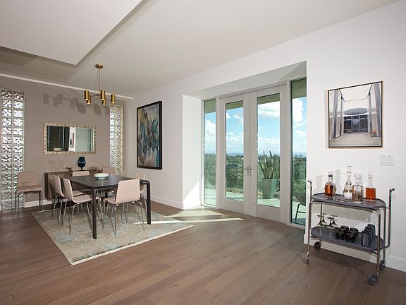5th image of 3415 6th Ave #200