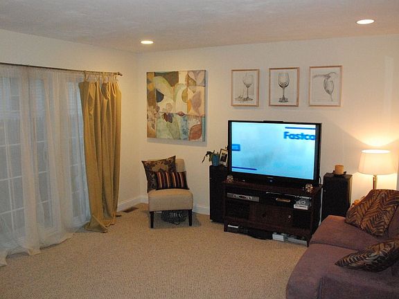 Living Room with patio door