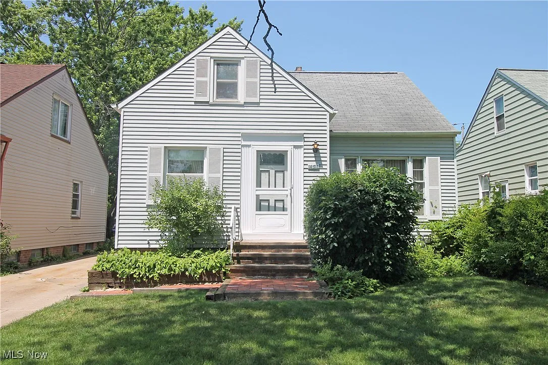 14511 Krems Ave photo 1