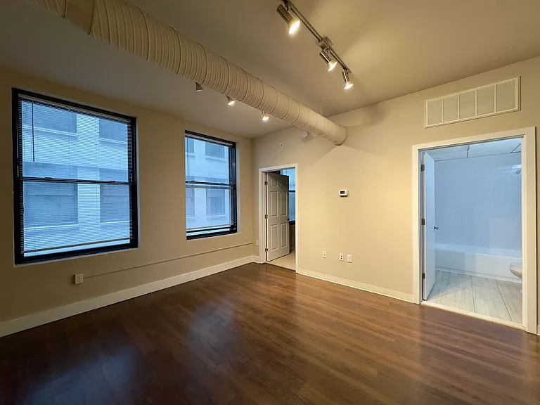Charming 1 Bedroom/1 Bathroom Apartment Unit in Downtown Baltimore, MD! Unit 416 — Photo 100