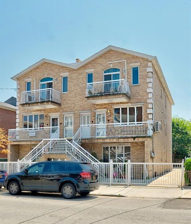 1st image of 119 Bay 31 St #2